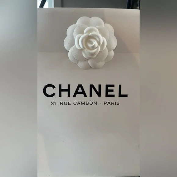 Chanel shopping paper bag, box and ruban - Picture 2 of 5